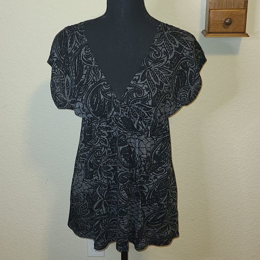 Tagless cute top  